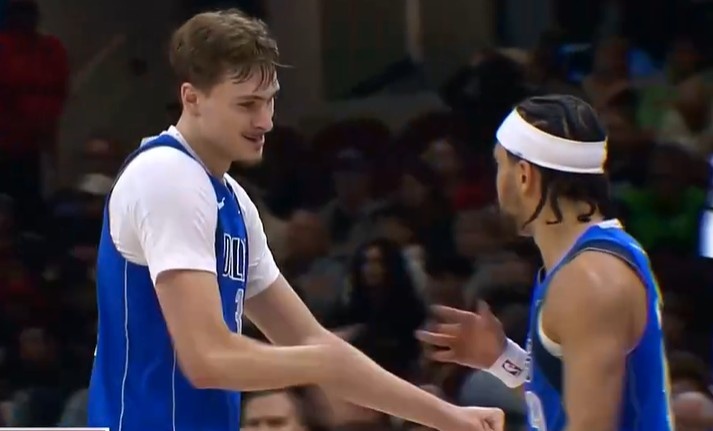 德州扑克APP-分差20分了!弗拉格飞身大帽哈登&反击助攻内姆哈德三分打停骑士